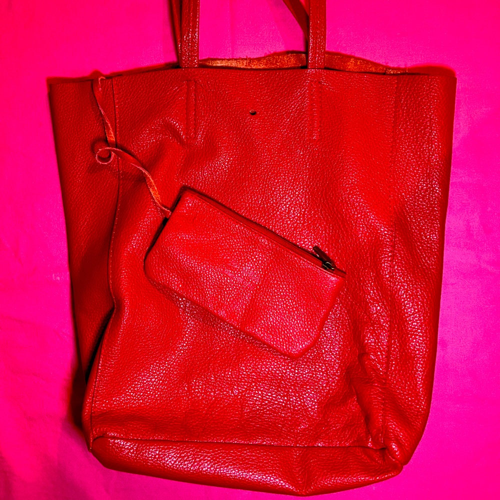 Genuine leather hobo bag in red.